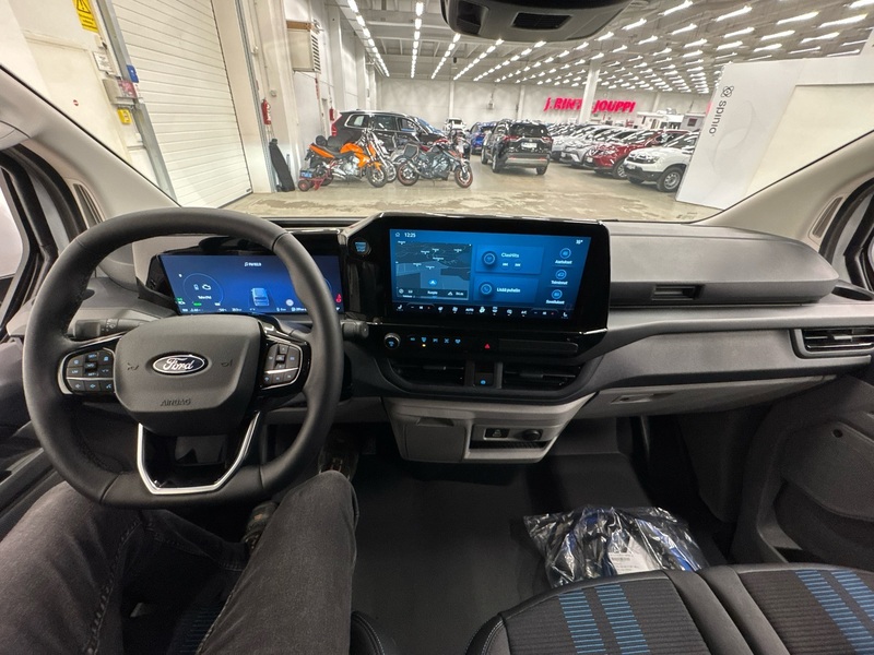 heti ajoon Ford Transit Custom