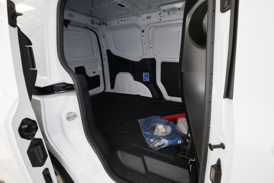 heti ajoon Ford Transit Courier