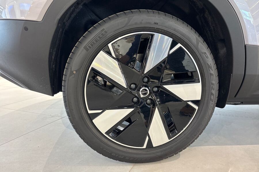 heti ajoon Volvo EX40