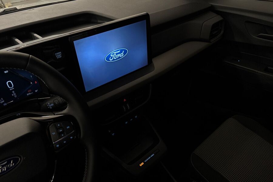 heti ajoon Ford Transit Courier
