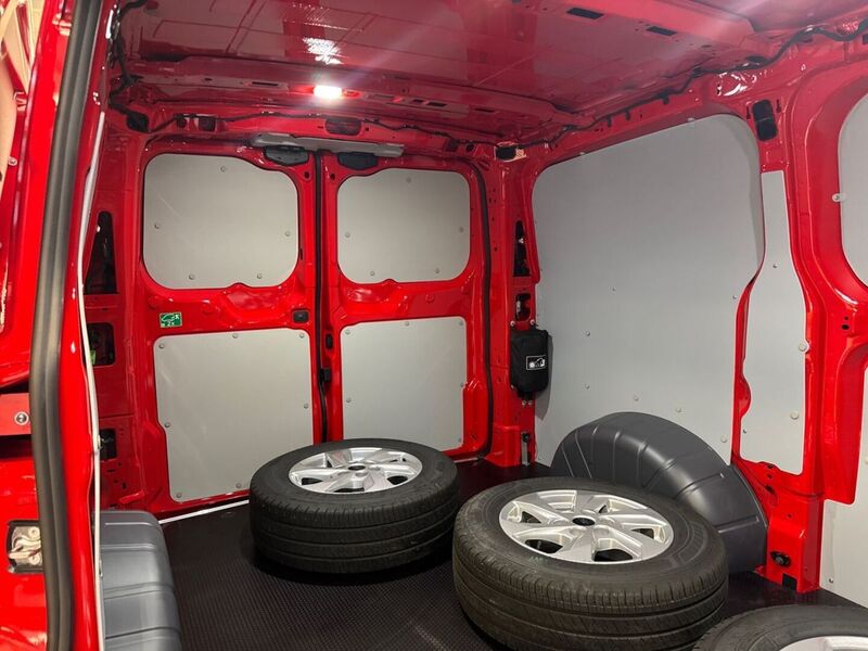 heti ajoon Ford Transit Custom