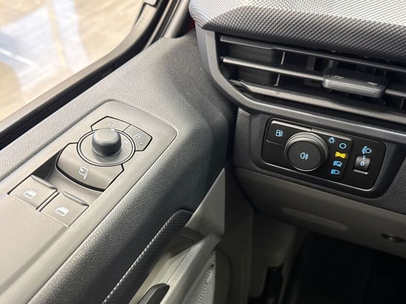 heti ajoon Ford Transit Custom