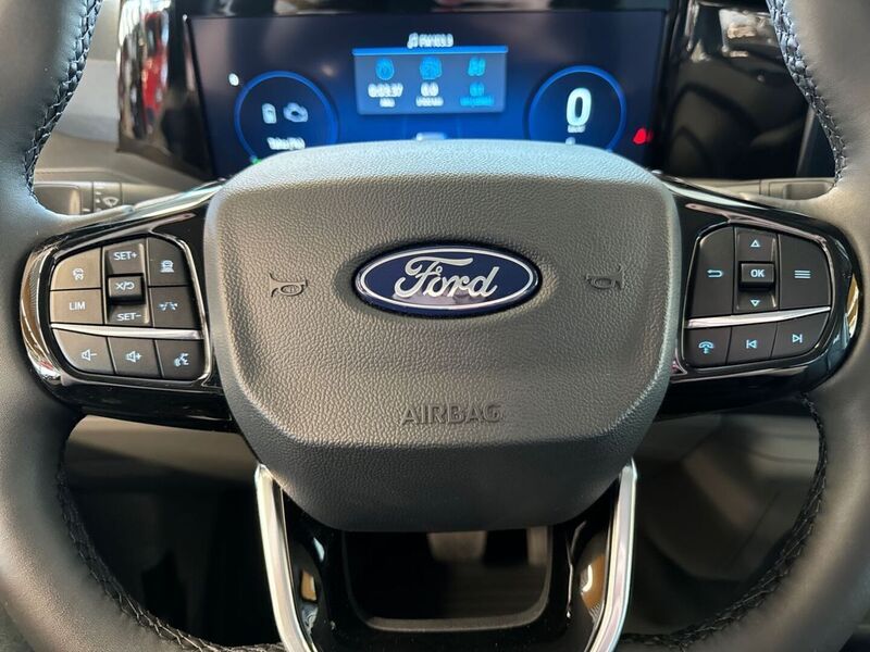 Van 320 PHEV 232 hv eCVT FWD Limited L2H1 - KIINTEÄ 0,99% KORKO + KULUT - heti ajoon Ford Transit Custom