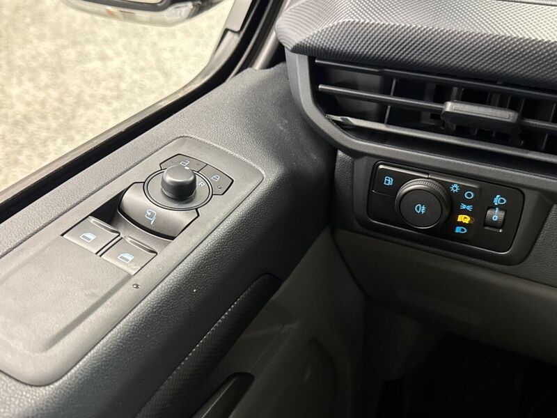 heti ajoon Ford Transit Custom