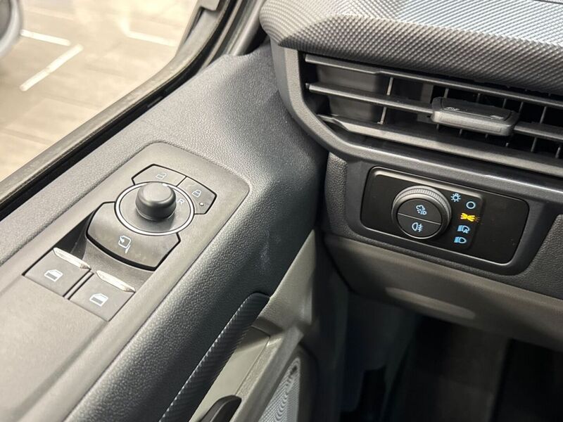 heti ajoon Ford Transit Custom