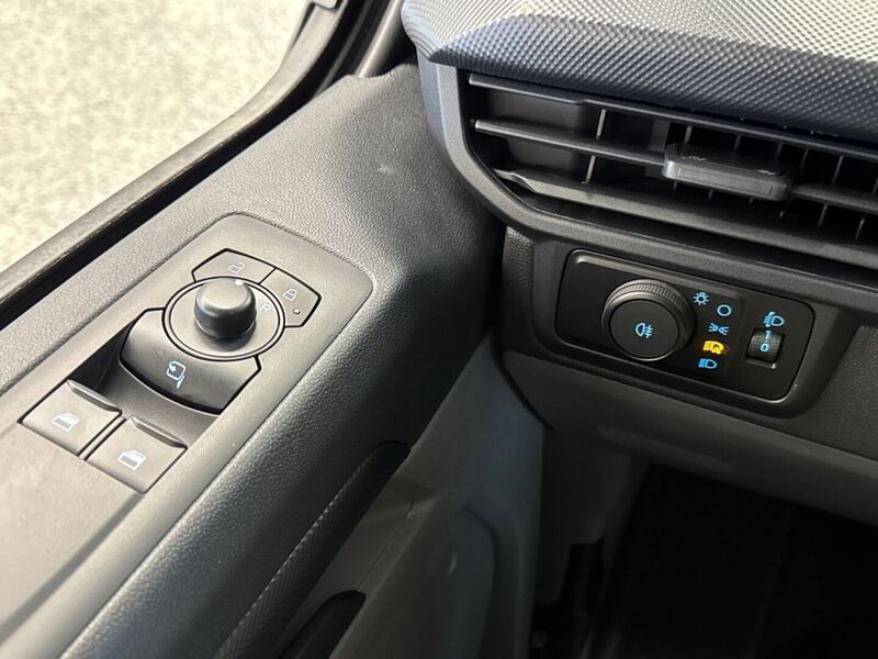 heti ajoon Ford Transit Custom