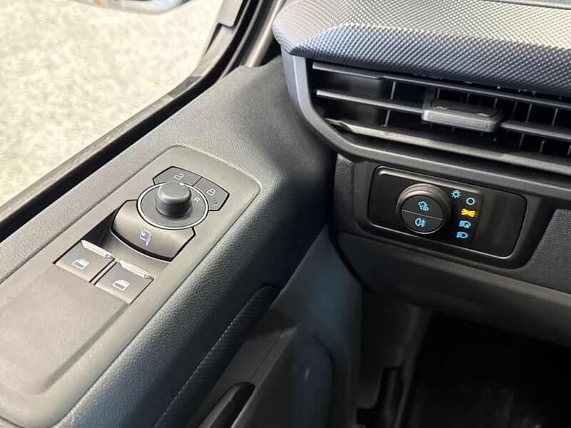 heti ajoon Ford Transit Custom