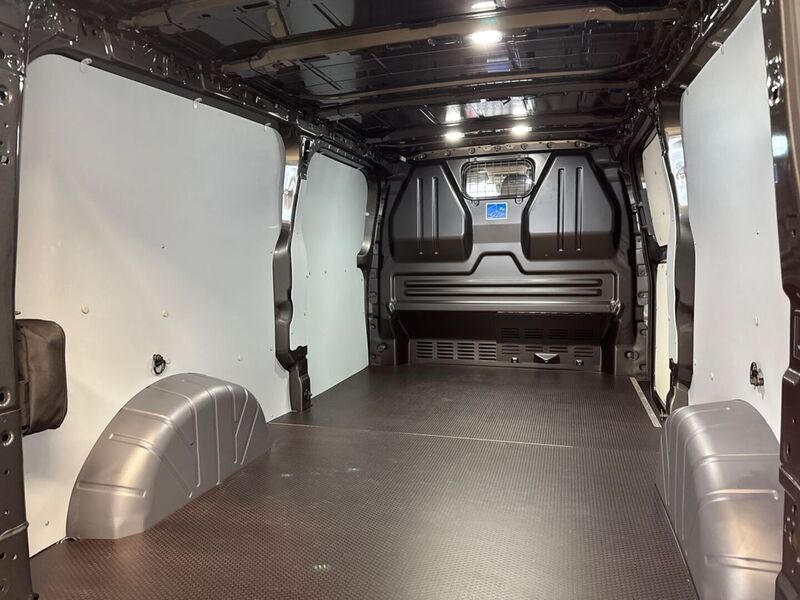 heti ajoon Ford Transit Custom