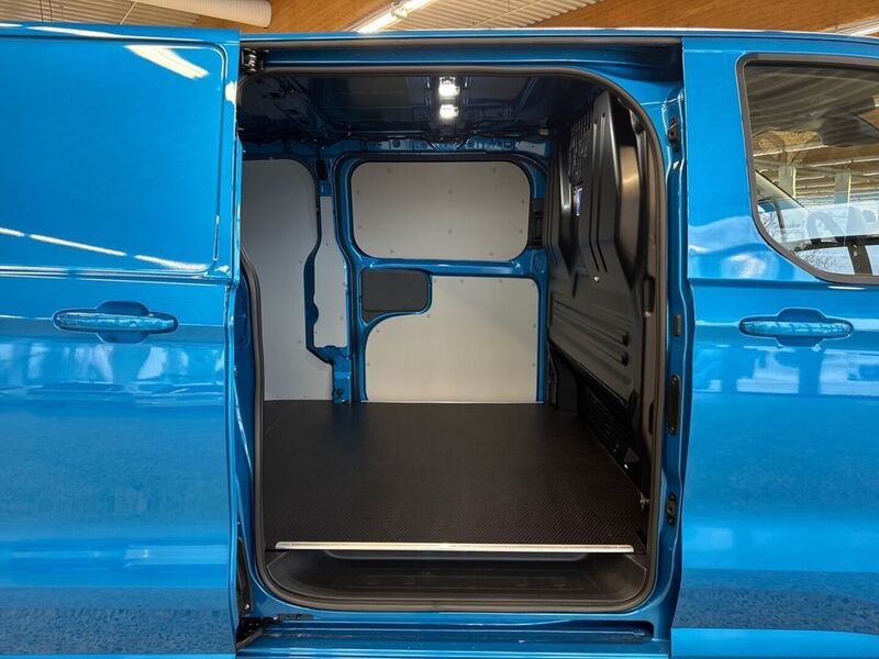 heti ajoon Ford Transit Custom