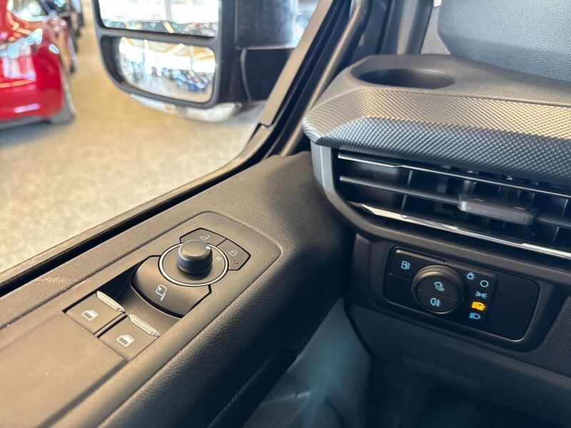 heti ajoon Ford Transit Custom