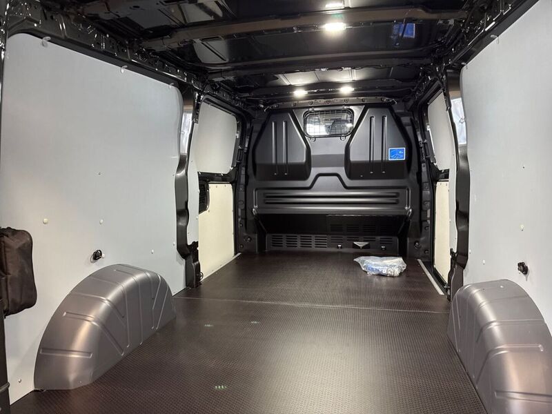 heti ajoon Ford Transit Custom
