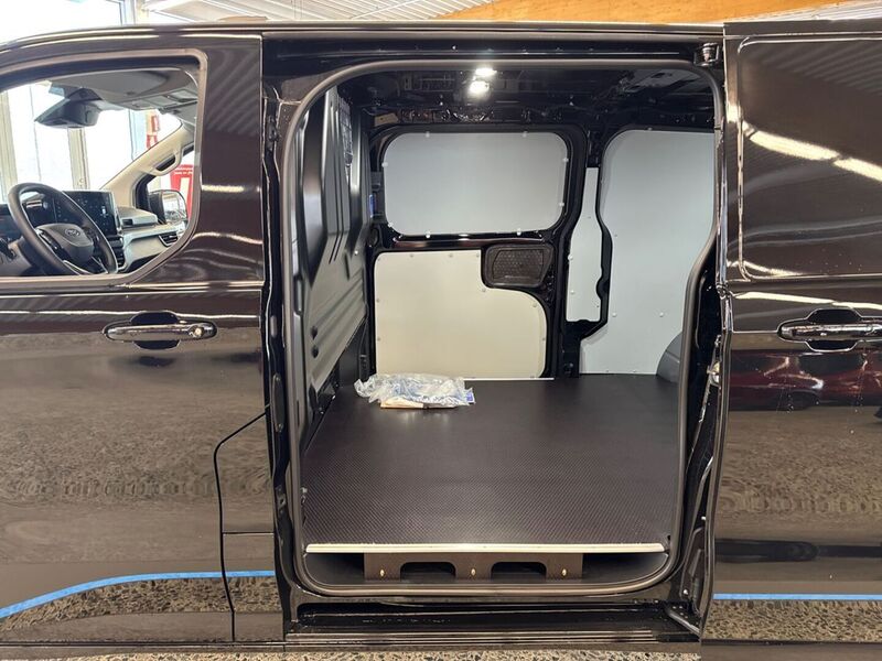 heti ajoon Ford Transit Custom