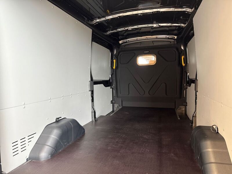 heti ajoon Ford Transit