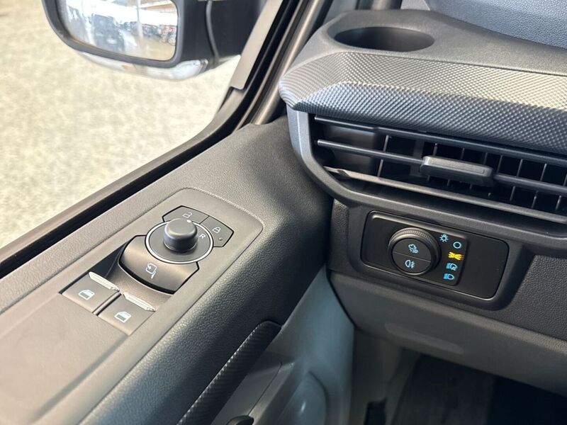 heti ajoon Ford Transit Custom