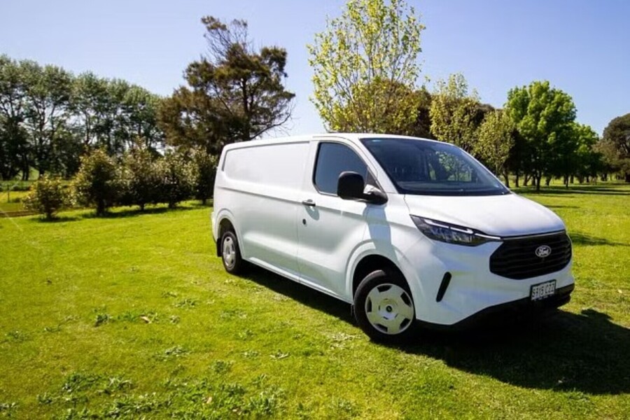 heti ajoon Ford Transit Custom