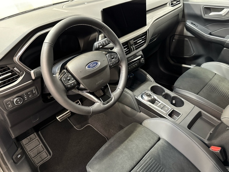 2.5 Ladattava hybridi (PHEV) 243hv FWD CVT Active X - KIINTEÄ 0% KORKO + KULUT - Uusi näyttävä Activ heti ajoon Ford Kuga