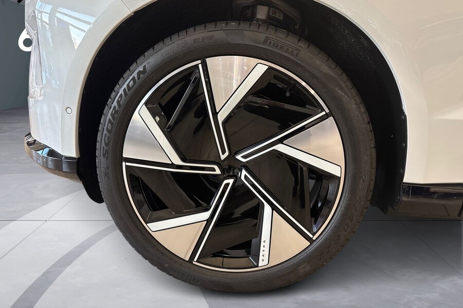 heti ajoon Volvo EX90