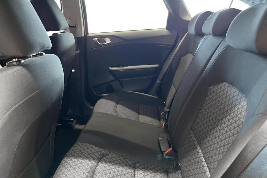 1,0 T-GDI Mild-Hybrid 100hv LX Comfort DCT SW // LX Comfort Pack // heti ajoon Kia Ceed