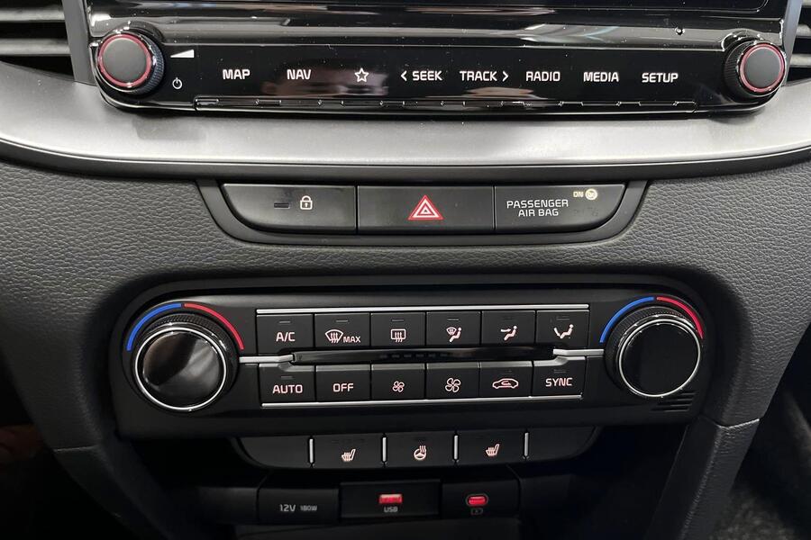 1,0 T-GDI Mild-Hybrid 100hv LX Comfort DCT SW // LX Comfort Pack // heti ajoon Kia Ceed