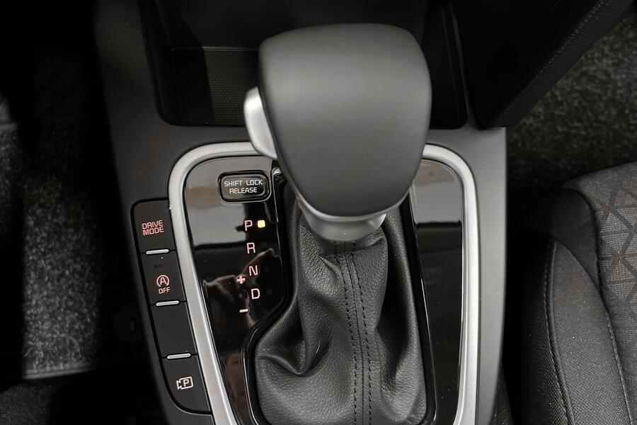 1,0 T-GDI Mild-Hybrid 100hv LX Comfort DCT SW // LX Comfort Pack // heti ajoon Kia Ceed