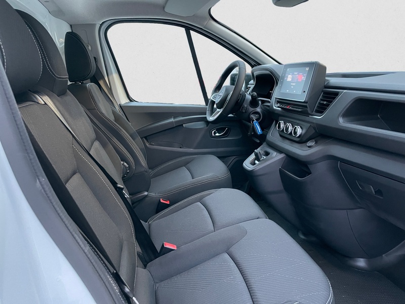 heti ajoon Nissan Primastar