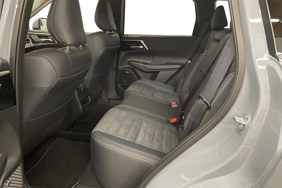 2.4 PHEV AT Intense 4WD heti ajoon Mitsubishi Outlander