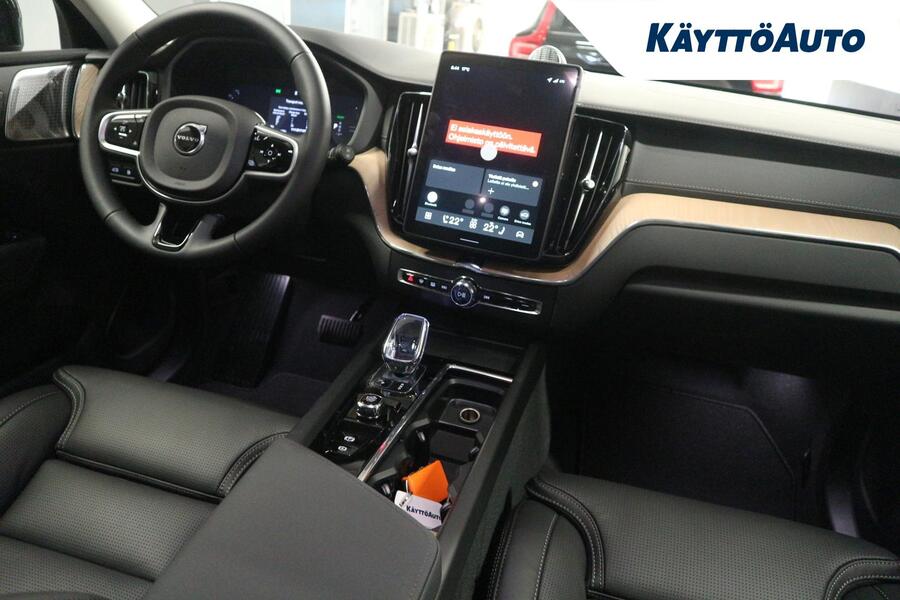 T8 AWD Long Range High Performance Ultra Dark heti ajoon Volvo XC60