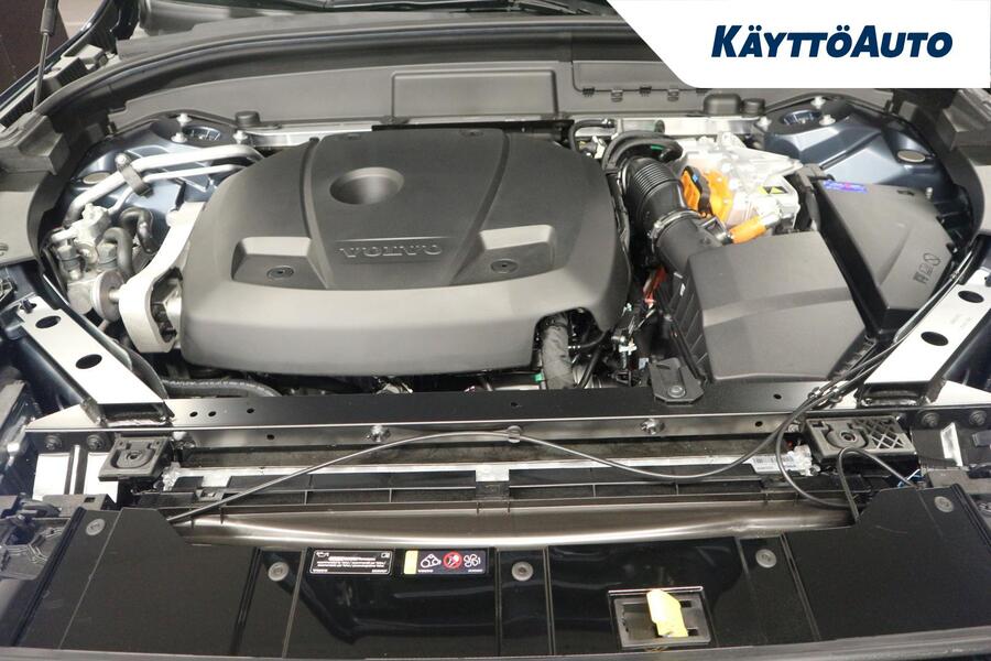 T8 AWD Long Range High Performance Ultra Dark heti ajoon Volvo XC60