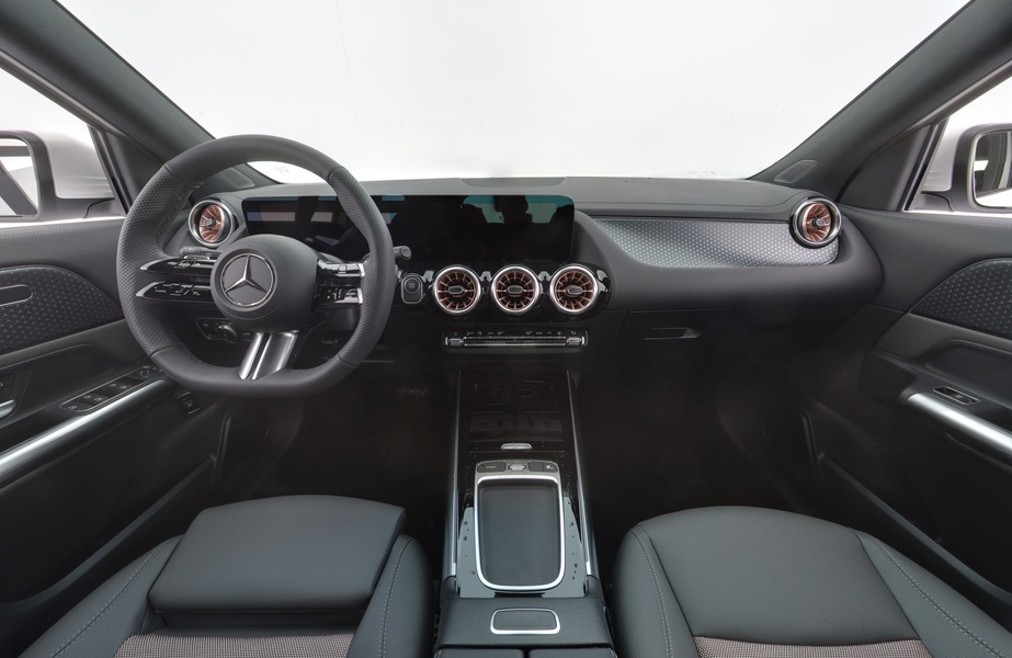 heti ajoon Mercedes-Benz EQA