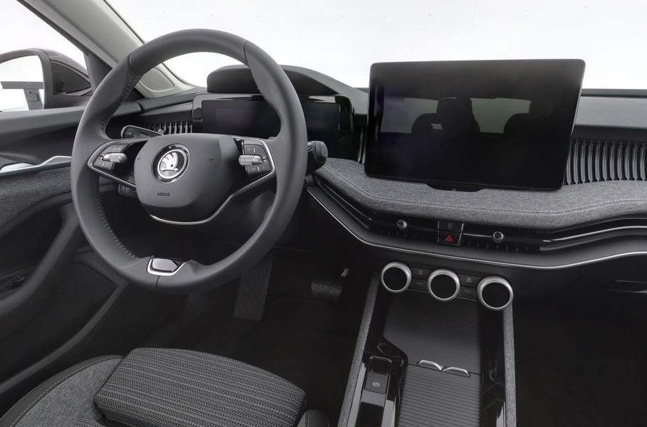1.5 TSI eTEC Selection DSG Autom. **Etusi 6400€** heti ajoon Skoda Superb