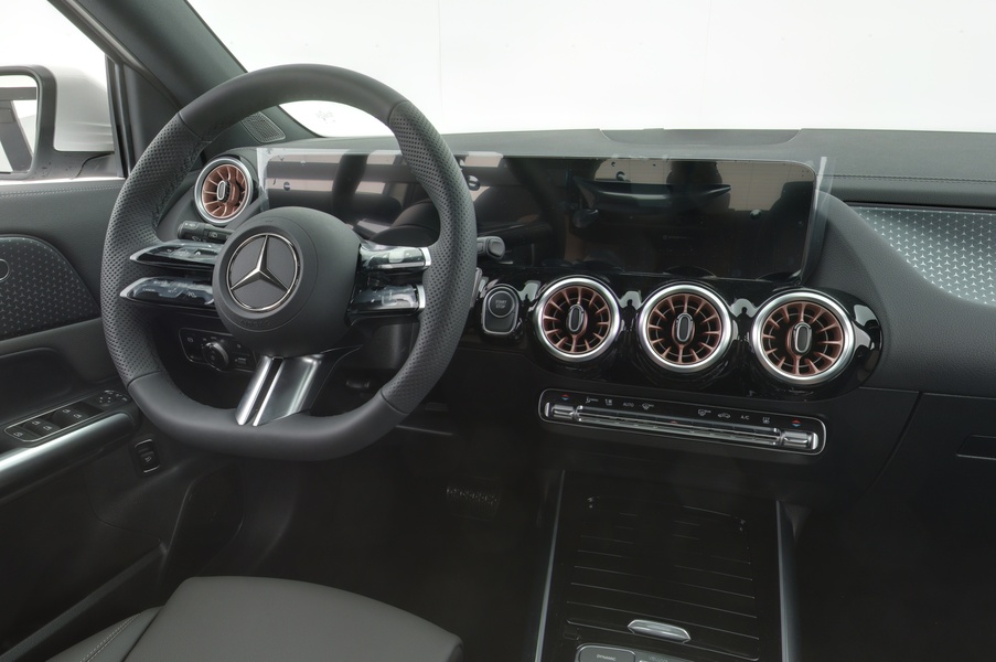 heti ajoon Mercedes-Benz EQA