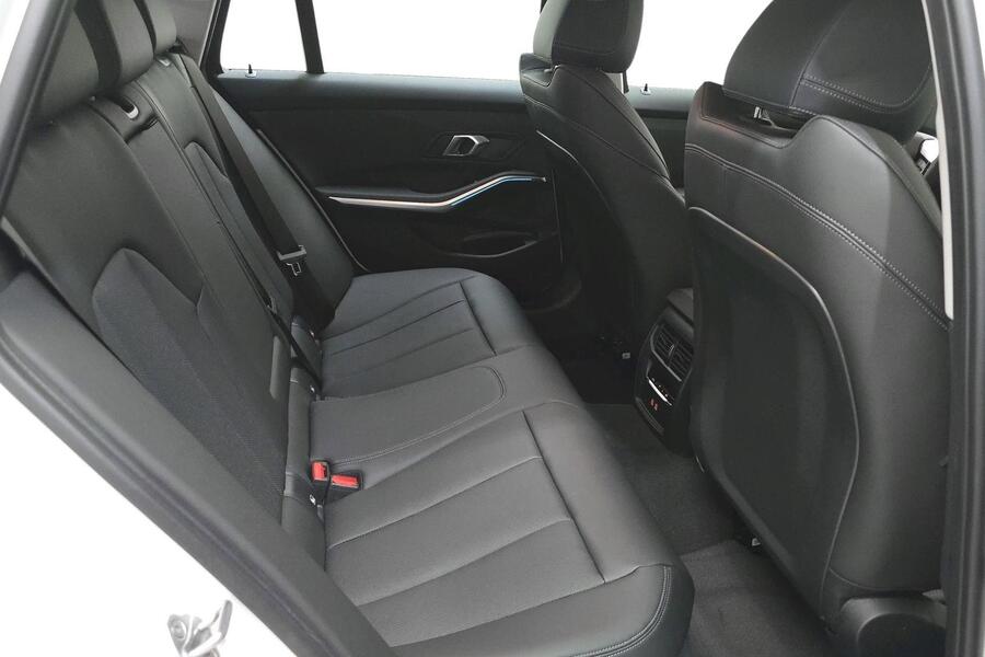 G21 Touring 330e xDrive A Business Edition | *ERIKOISERÄ* Etusi jopa 11 000 €! *** Tähän autoon talv heti ajoon BMW 330