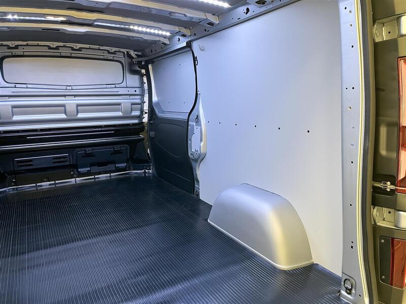 heti ajoon Nissan Primastar