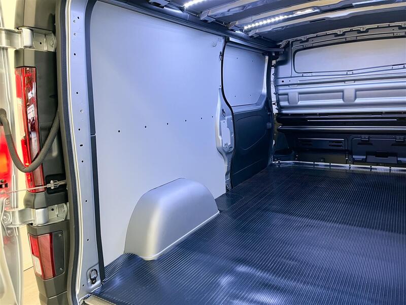 heti ajoon Nissan Primastar