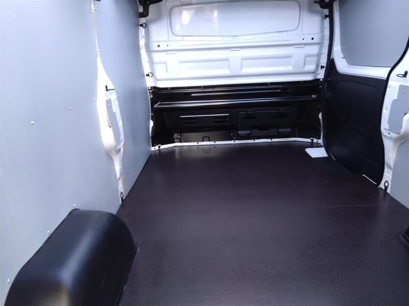 heti ajoon Nissan Primastar