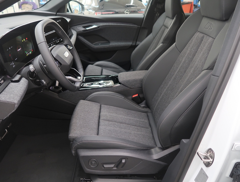 Q6 e-tron quattro 285,00 kW *2x Renkaat* heti ajoon Audi Q6 e-tron