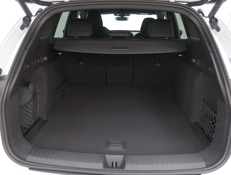 Q6 e-tron quattro 285,00 kW *2x Renkaat* heti ajoon Audi Q6 e-tron