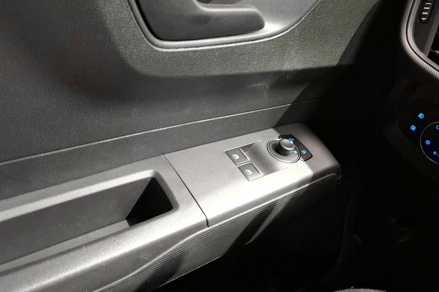 heti ajoon Ford Transit Courier