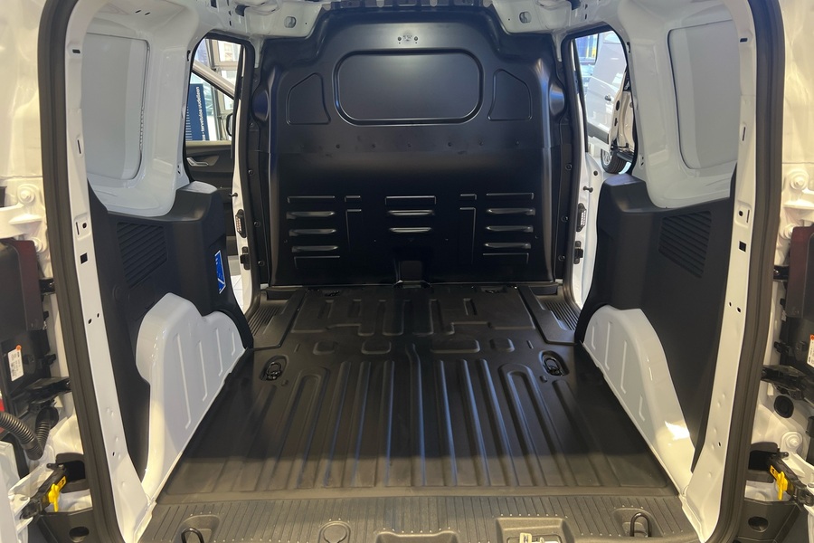heti ajoon Ford Transit Courier