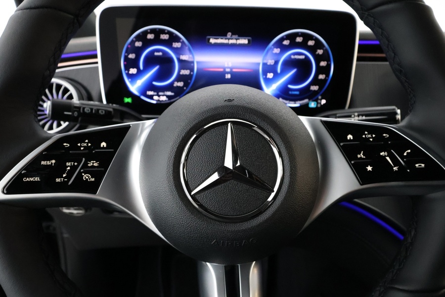 heti ajoon Mercedes-Benz EQE