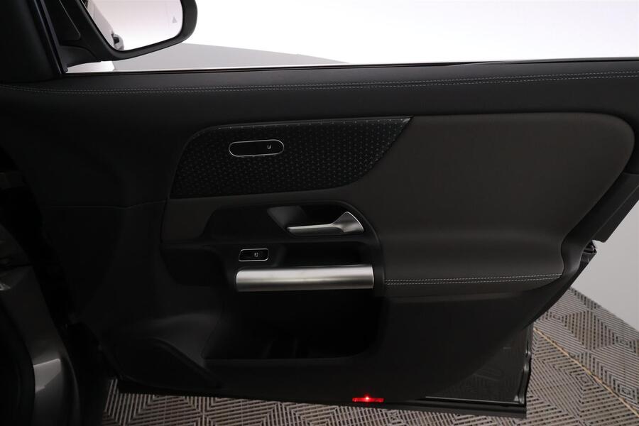 heti ajoon Mercedes-Benz EQA