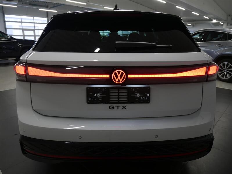 Tourer GTX 4MOTION 75-v Juhlamalli 250 kW, akku 86 kWh*Heti toimitukseen!* heti ajoon Volkswagen ID.7