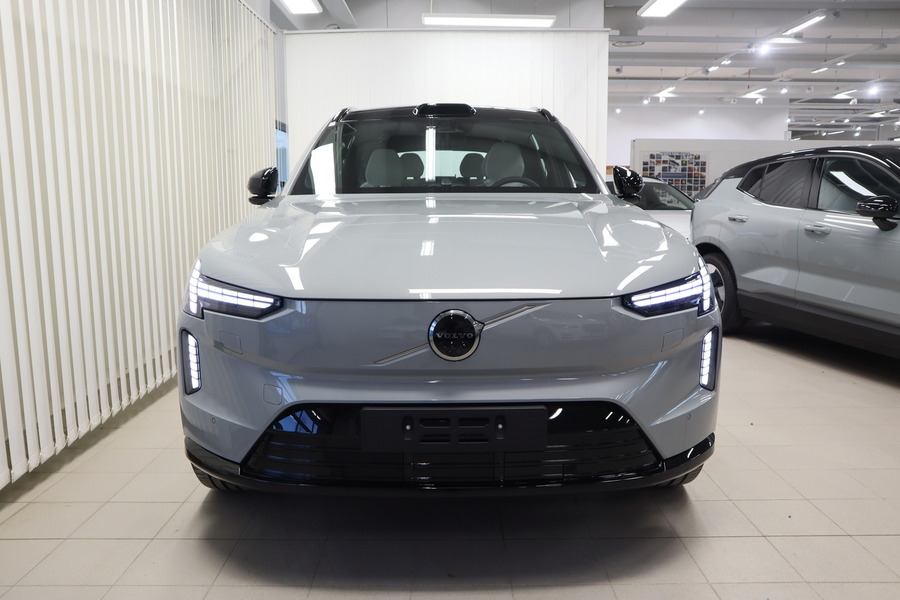 heti ajoon Volvo EX90