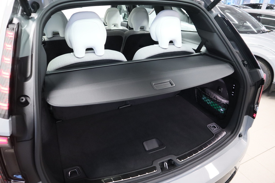 heti ajoon Volvo EX90