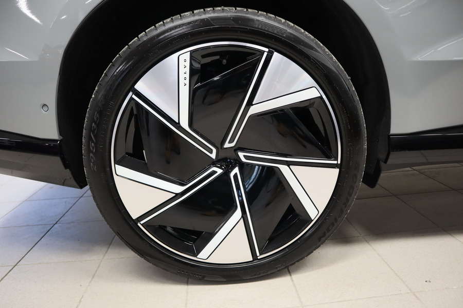 heti ajoon Volvo EX90