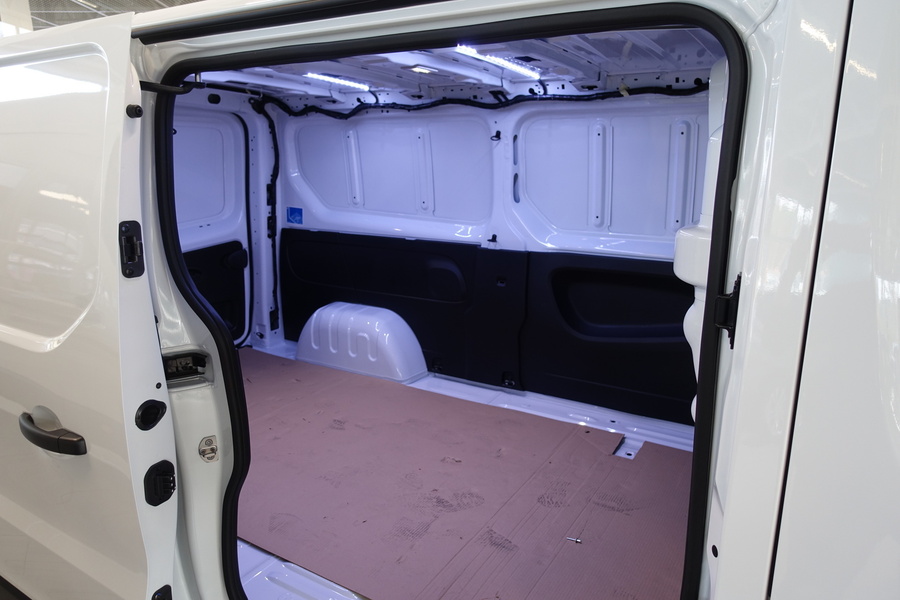 heti ajoon Nissan Primastar