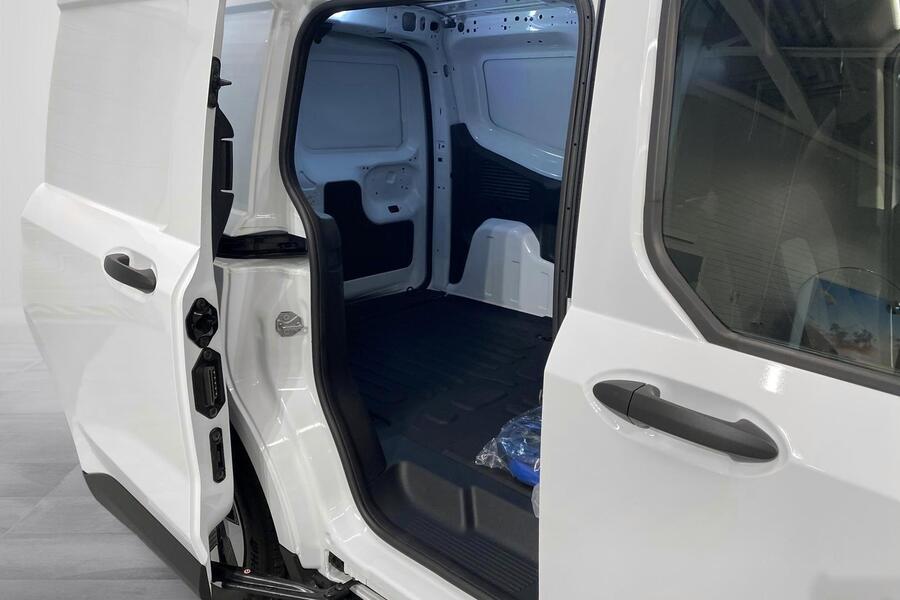 heti ajoon Ford Transit Courier