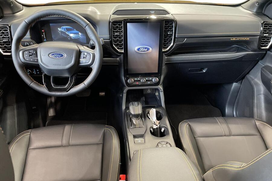 Double Cab Wildtrak 2.3 Ford EcoBoost 281 hv / 697 Nm PHEV A10 AWD heti ajoon Ford Ranger