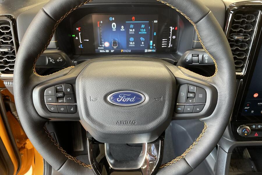 Double Cab Wildtrak 2.3 Ford EcoBoost 281 hv / 697 Nm PHEV A10 AWD heti ajoon Ford Ranger