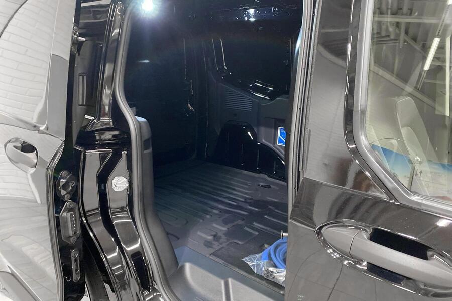 heti ajoon Ford Transit Courier